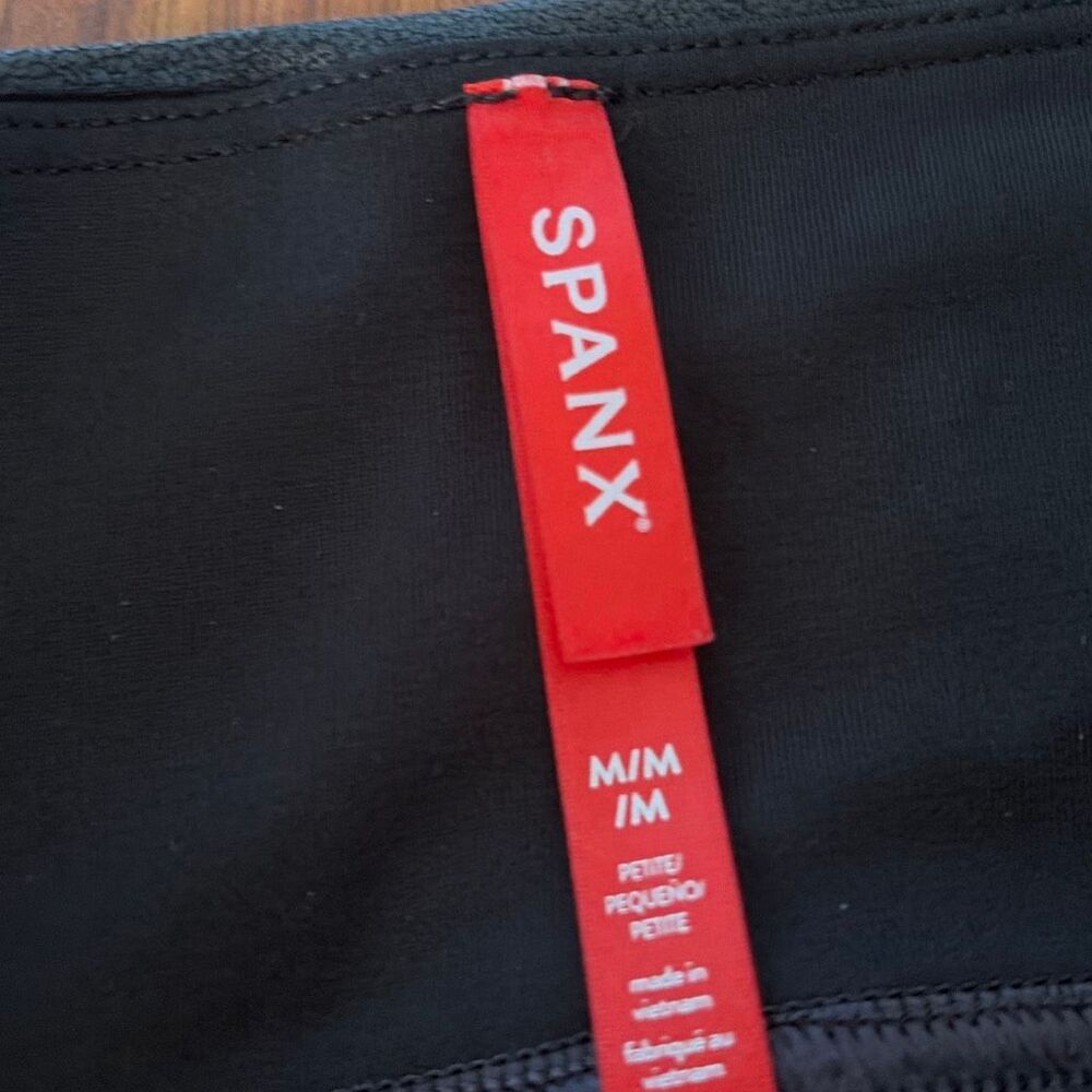 SPANX black shiny leather looking stretch leggings ankle pants stretch pants siz - Picture 4 of 6